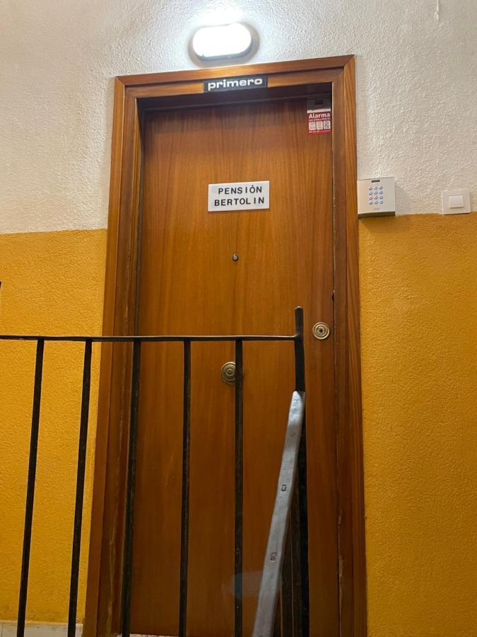 ברצלונה Pension Bertolin מראה חיצוני תמונה